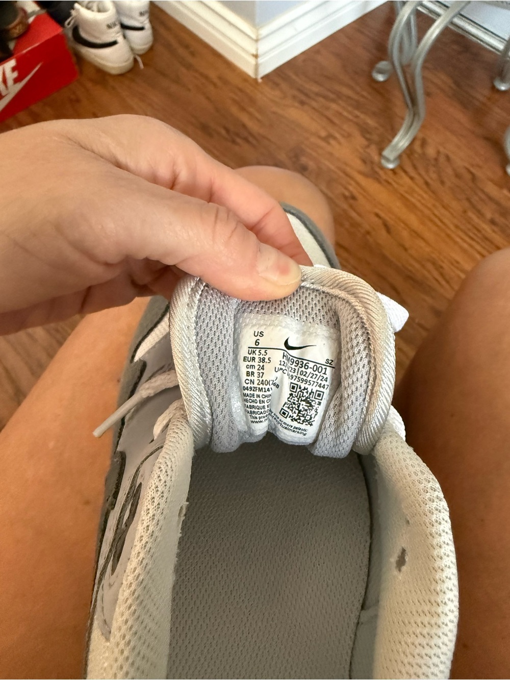Nike Kids White and Gray Low Top Sneakers - Picture 7 of 11
